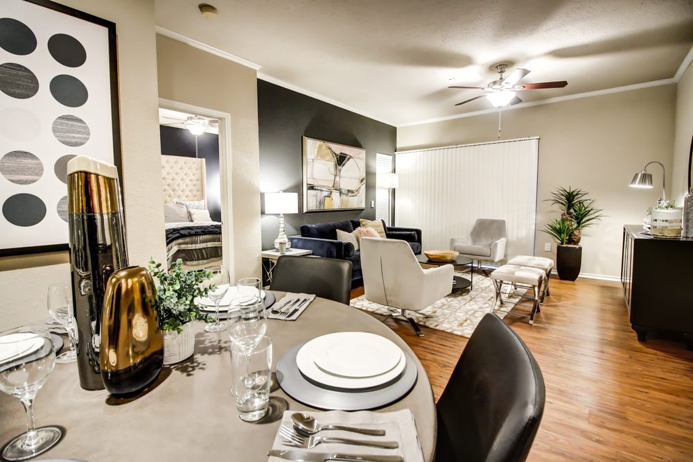 Colonnade Willow Bend