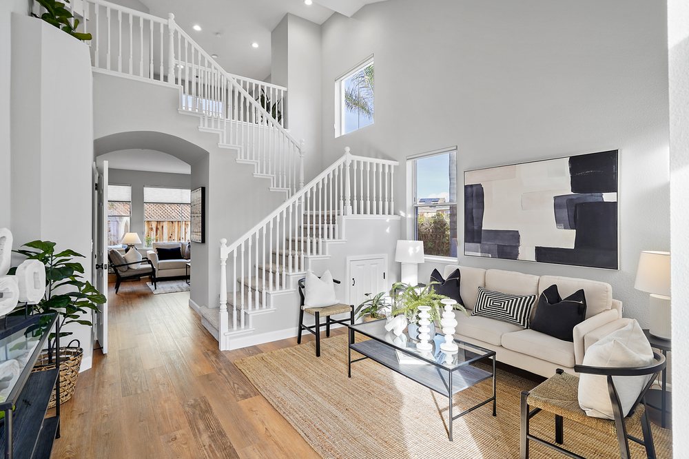 Luxuriant Realty