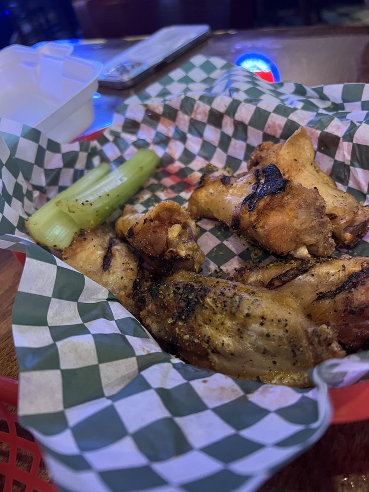 Tail-Gator's Brews & Grill