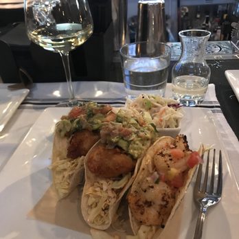 Foto De Rustic House Oyster Bar And Grill Foto De Rustic House Oyster Bar And Grill