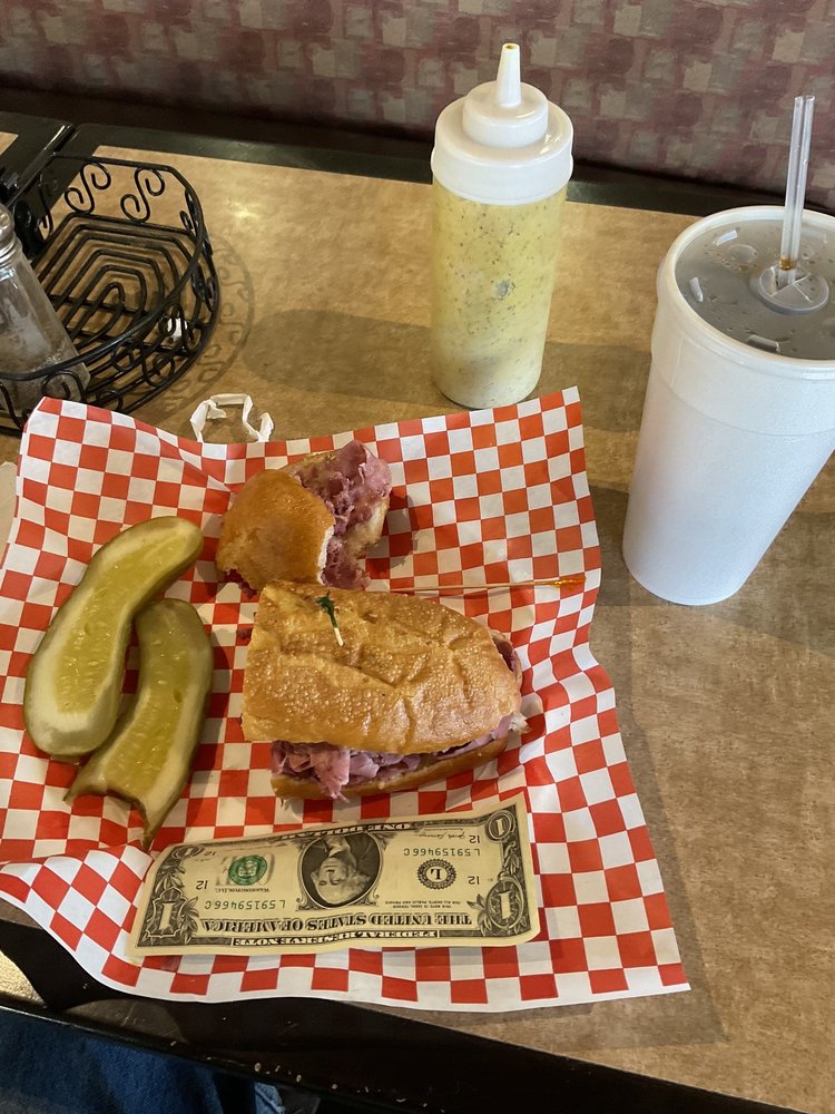 Tommy Pastrami New York Delicatessen