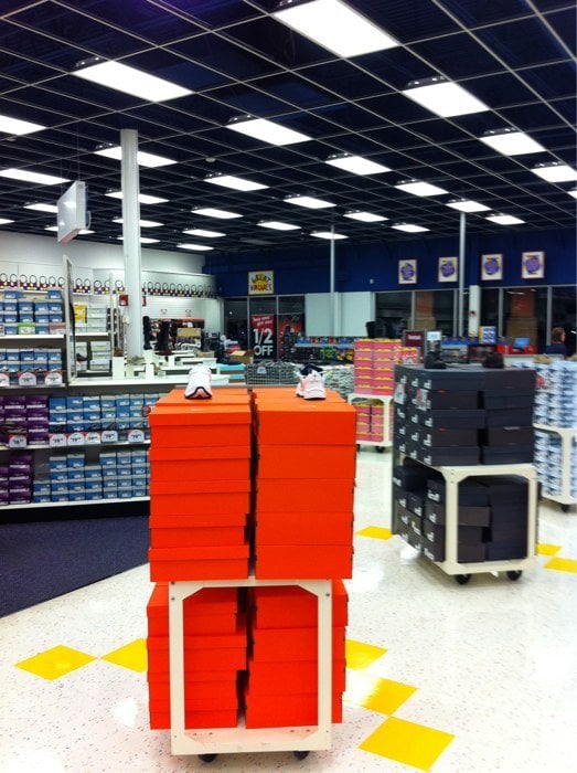 Shoe Carnival Shoe Stores 1115 Vidina Pl, Oviedo, FL Phone Number