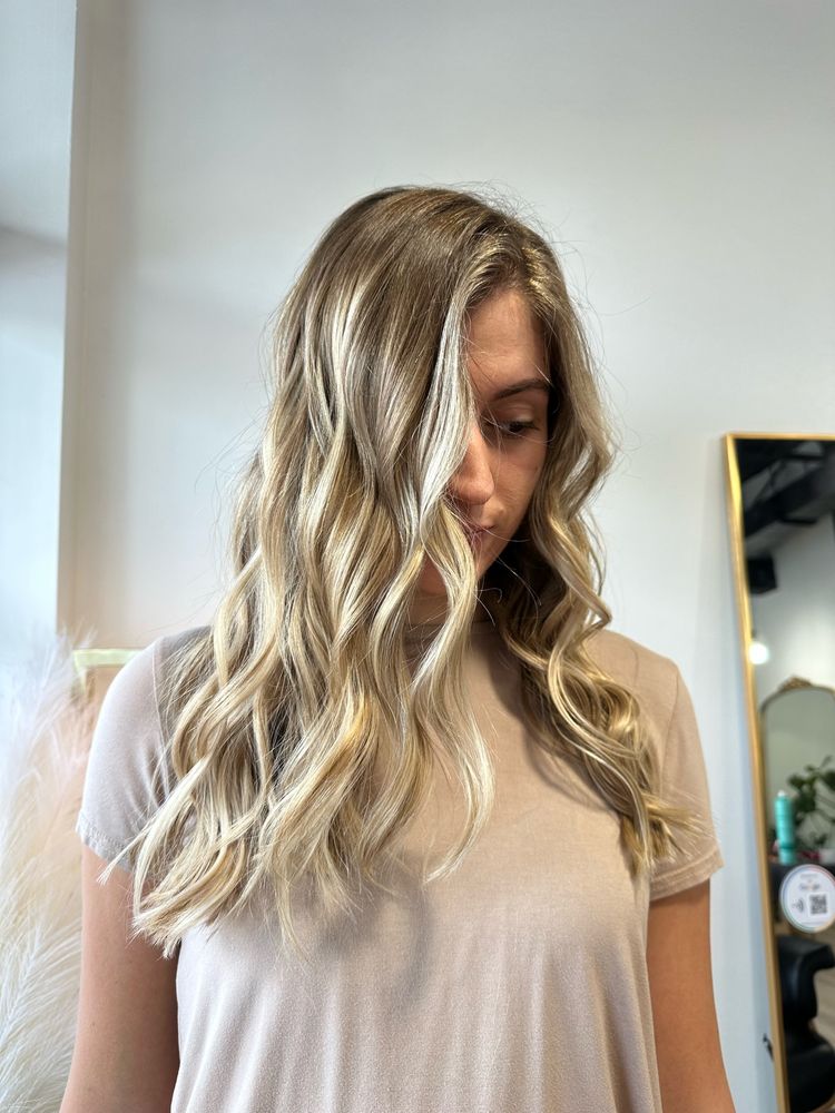Balayage Girl Salon