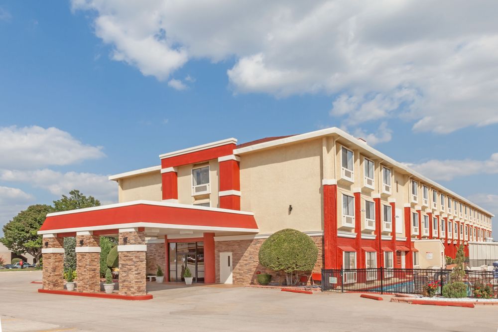 Ramada By Wyndham Oklahoma City Airport North 30 Photos - 