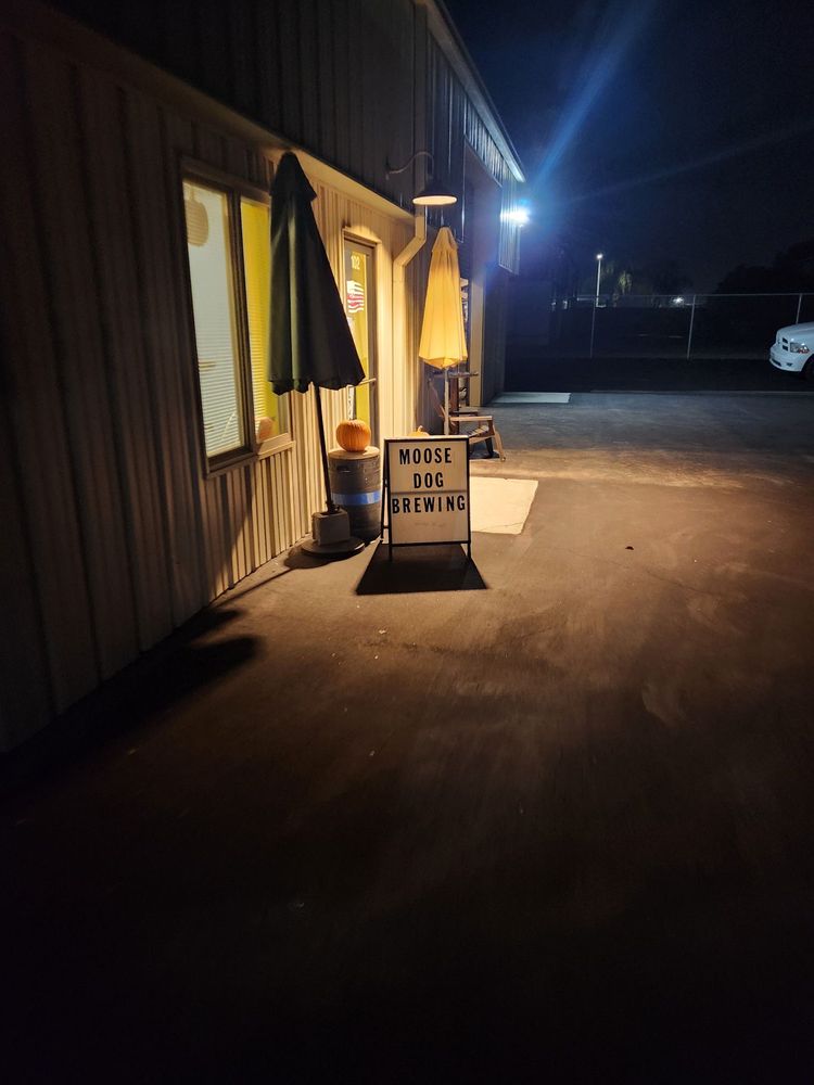 Moose Dog Brewing Moose Dog Brewing