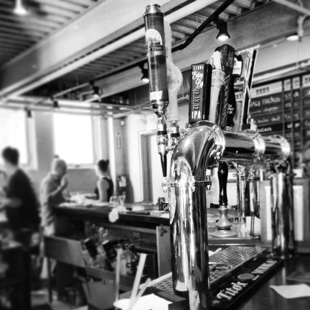 Growlers Beer Bistro 94 Photos & 192 Reviews Bars 25 Main St