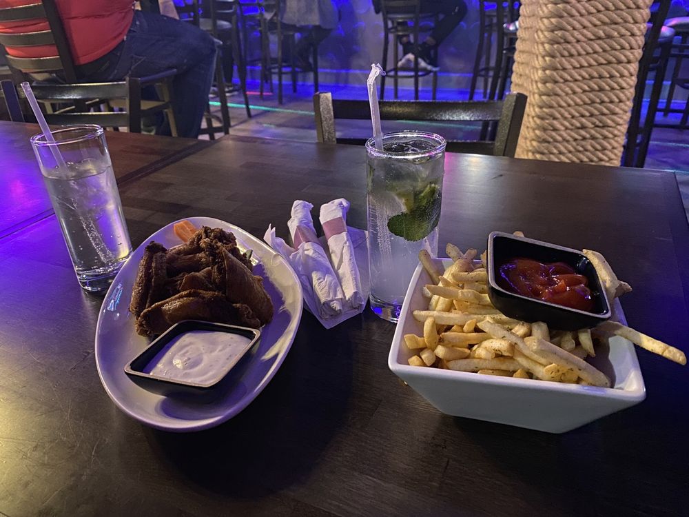 Edge Restaurant & Lounge