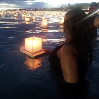 lantern floating hawaii memorial