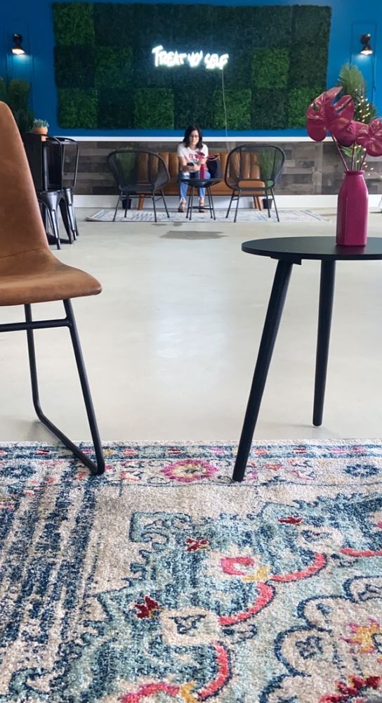 Juggling Juices and Bowls, Alexandria Roadtrippers