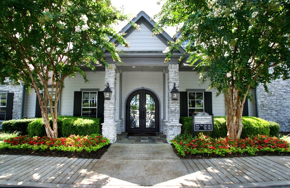 Stoneridge Farms at the Hunt Club Apartments