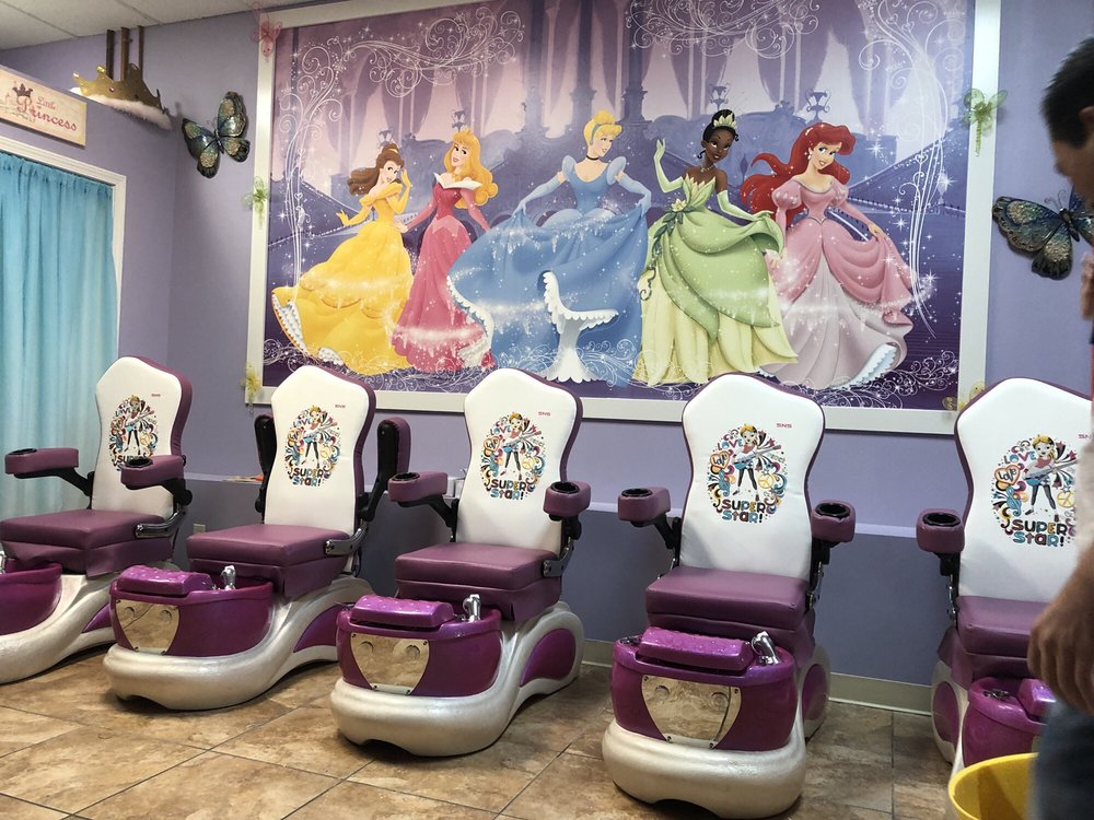 Liberty Nail And Spa 12 Reviews Nail Salons 1181 W Kansas St