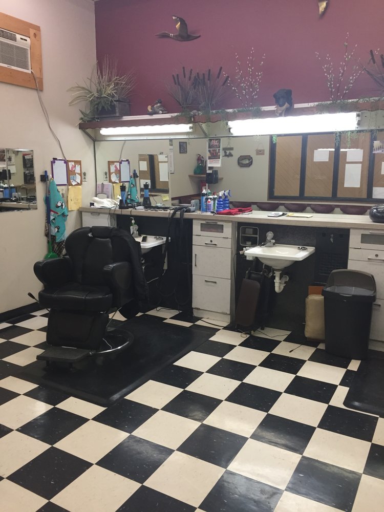 Oscars Barber Shop Barbers 909 E Saint Patrick St, Rapid City, SD