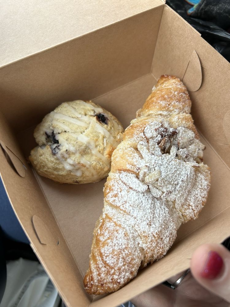 Pignoli Bakery