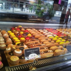 Photo de Yvonne , Rouen, Seine,Maritime, France. Eclaires