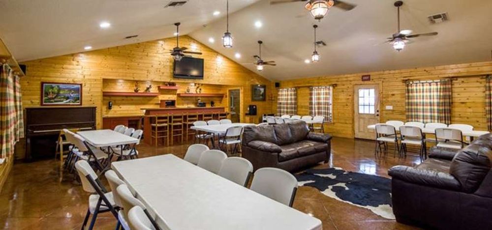 Tall Timbers Retreat & Lodge