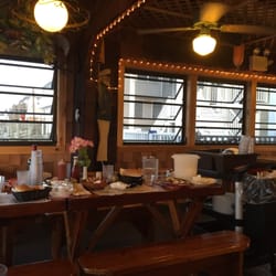 restaurant p l