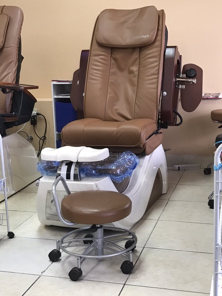 Allure Nails and Spa - 27 Photos & 27 Reviews - Nail Salons - 1007 S