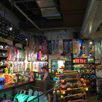 zumiez skate shops woodfield mall schaumburg il yelp
