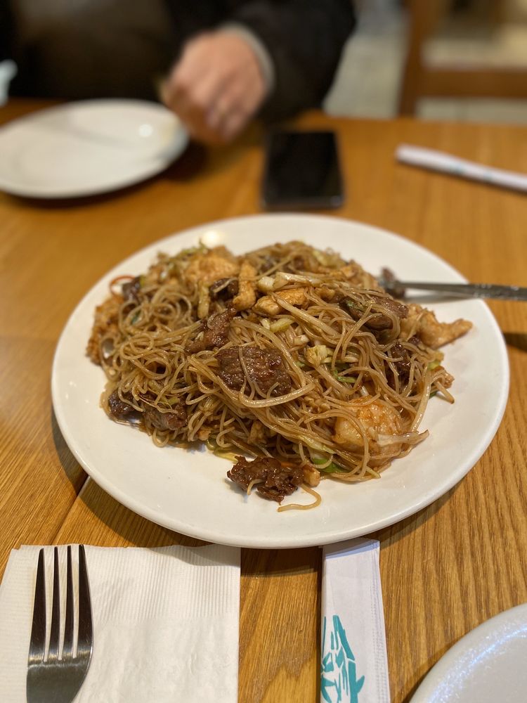 Red Moon Noodle House