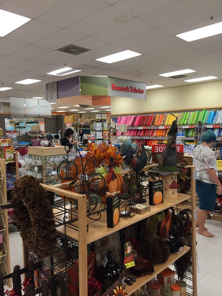 Hancock Fabrics CLOSED 53 Reviews Fabric Stores 1600 Saratoga