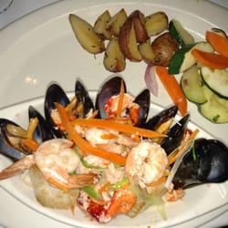 Commodore Waterfront Restaurant 110 Photos 160 Reviews Seafood Photo Of Commodore Waterfront Restaurant Key West Fl United States Seafood Medley