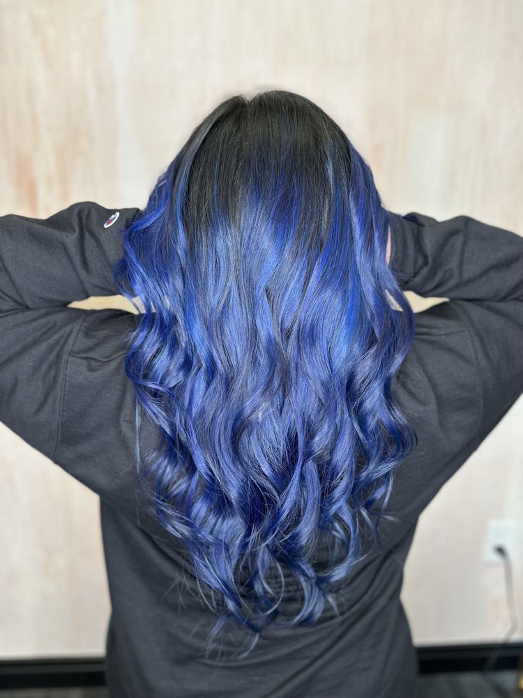 Azura Salon