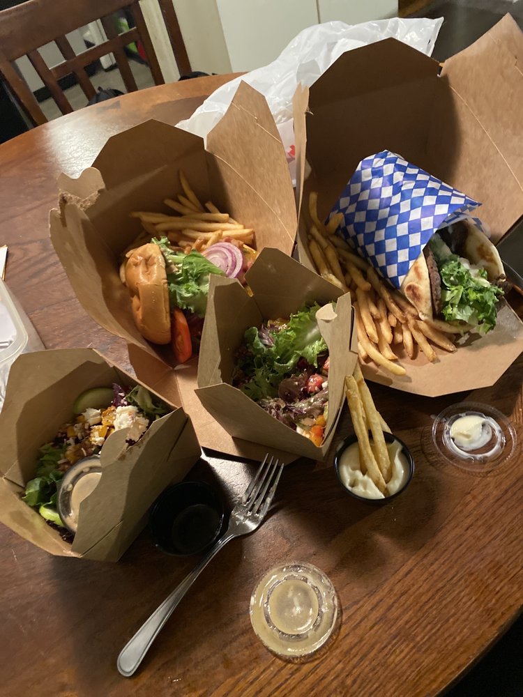 Christie's Carriage House Pub