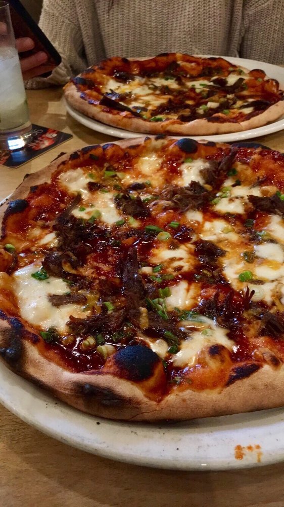 Famoso Neapolitan Pizzeria