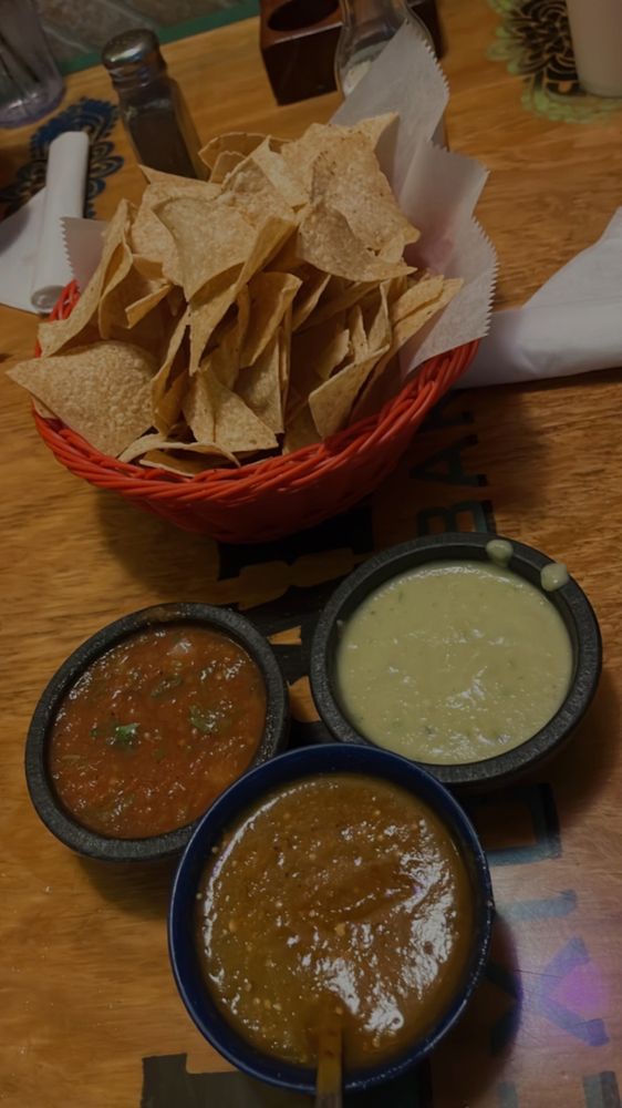 El Mariachi Mexican Bar & Grill El Mariachi Mexican Bar & Grill