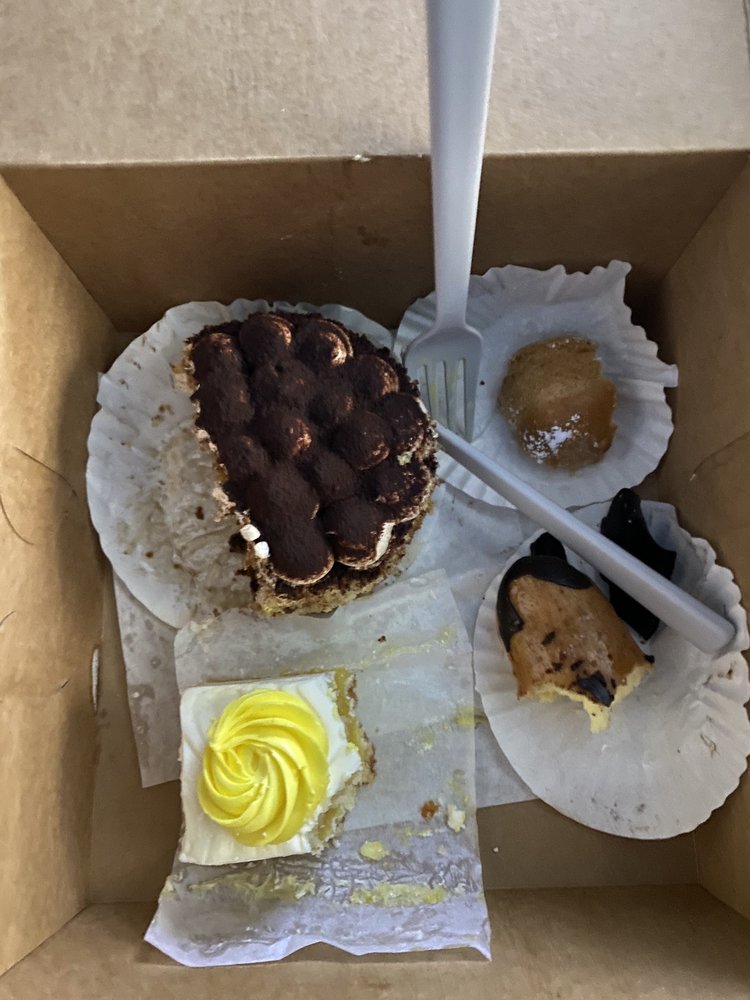 Chocoberrys Pastries and Gelato