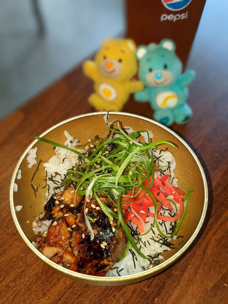Hero’s Ramen X Sushi