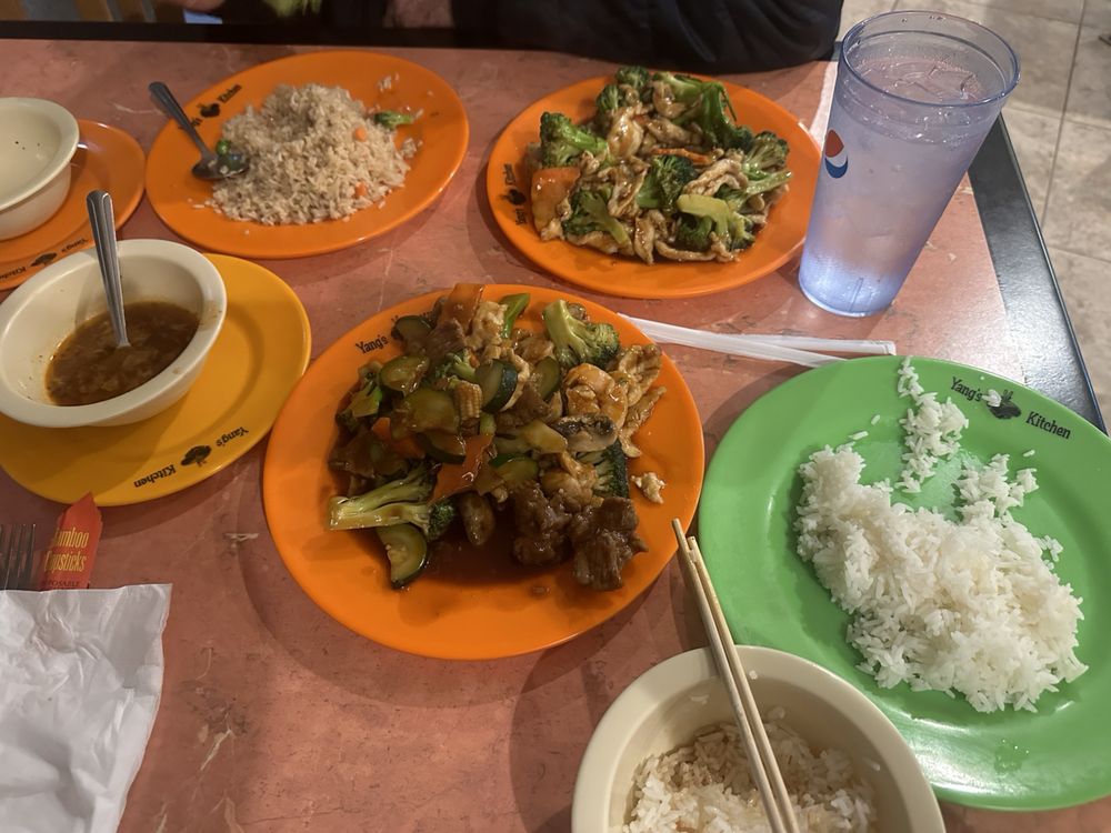 Yang's Kitchen Chinese Restaurant