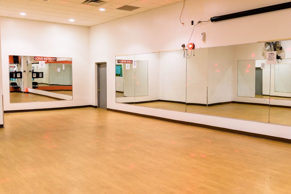 Retro Fitness 20 Photos 47 Reviews Gyms 347 Franklin Ave Retro Fitness 20 Photos 47 Reviews Gyms 347 Franklin Ave Belleville Nj Phone Number Last Updated January 11 2019 Yelp