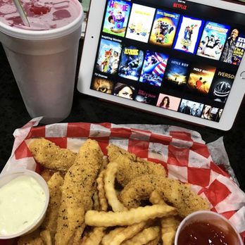 Fish Tales Closed 45 Photos 35 Reviews Seafood 922 W Photo Of Fish Tales Conroe Tx United States Basket