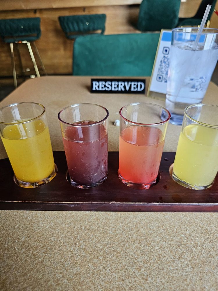 Sports One Bar & Lounge