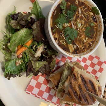 Sabrina S West Street Kitchen 340 Photos 411 Reviews Salad Photo Of Sabrina S West Street Kitchen Reno Nv United States En Pesto