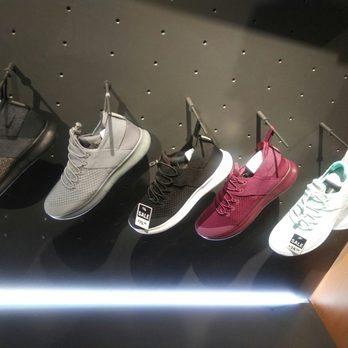 Finish Line Shoe Stores 2760 N Germantown Pkwy, Memphis Finish Line Shoe Stores 2760 N Germantown Pkwy, Memphis