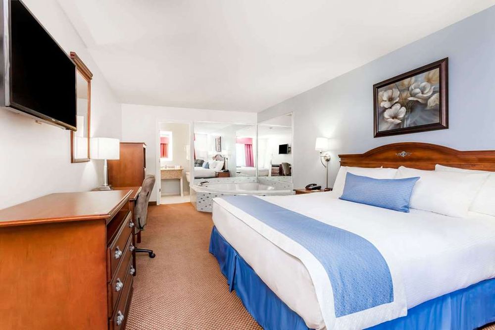Days Inn by Wyndham Hampton