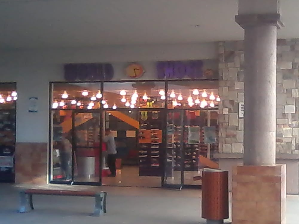 World Shoes Sports Wear Centro Comercial Plaza Paseo 2000, Zona