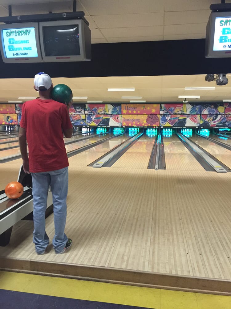 Town & Country Bowling Lanes 16 Photos Bowling 1616 E Broadway St