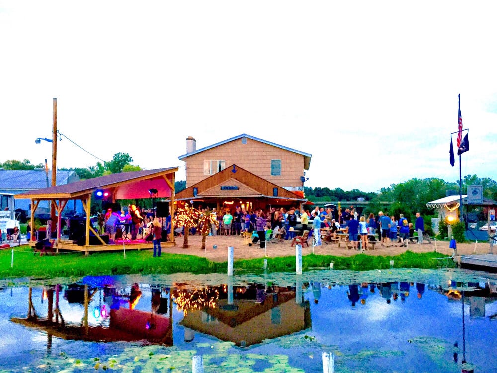 The Winds Of Cold Springs Harbor Bars 3642 Hayes Rd, Baldwinsville