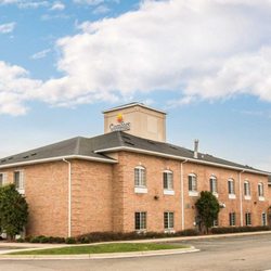 Comfort Inn Suites 27 Photos Hotels 17800 Silver Pkwy Photo Of Comfort Inn Suites Fenton Mi United States