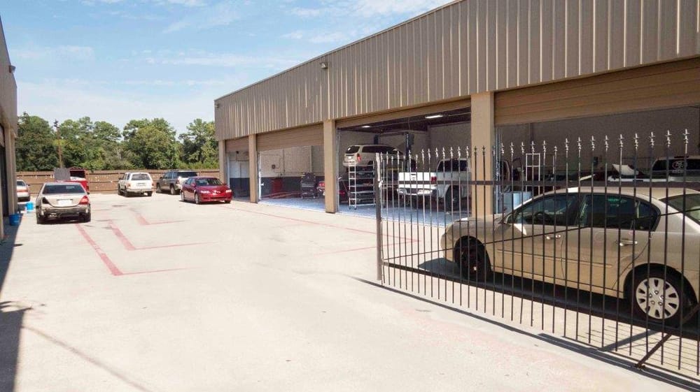 Champions Collision Center Northgate 33 Photos Body Shops 2606 Cypress Creek Pkwy