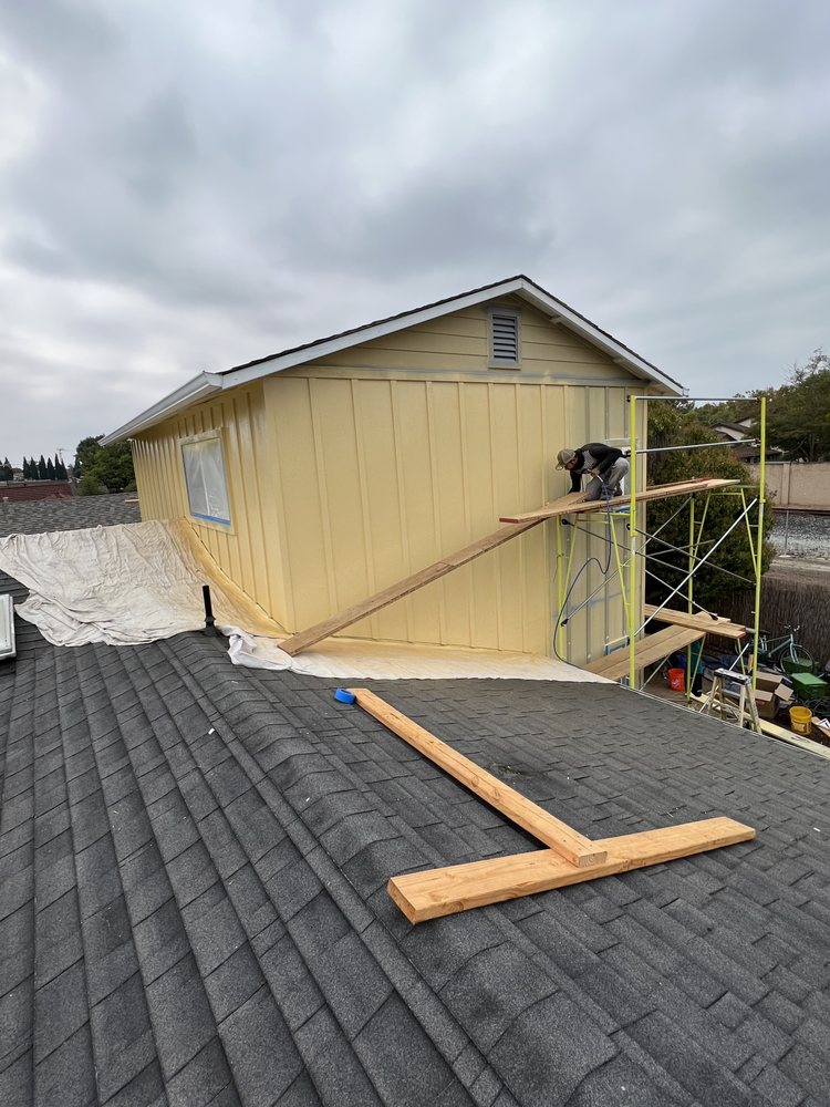Bello Siding & deck