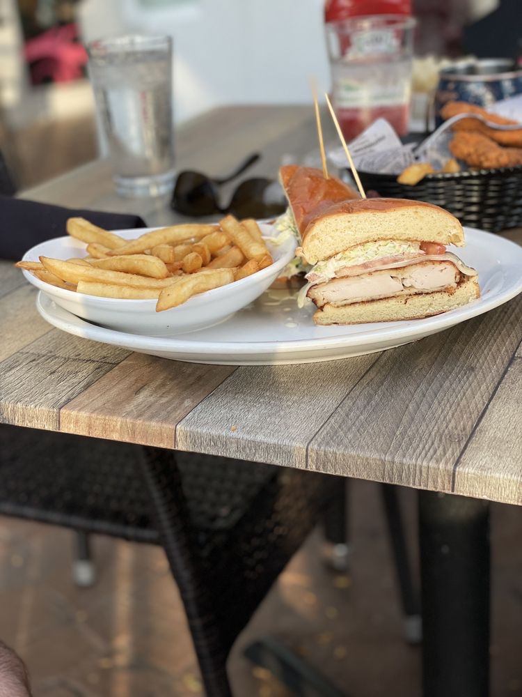 The Happ Inn Bar & Grill The Happ Inn Bar & Grill