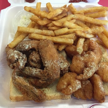 Hook Fish And En 15 Photos 10 Reviews Seafood 5711 Photo Of Hook Fish And En Brooklyn Center Mn United States Wing