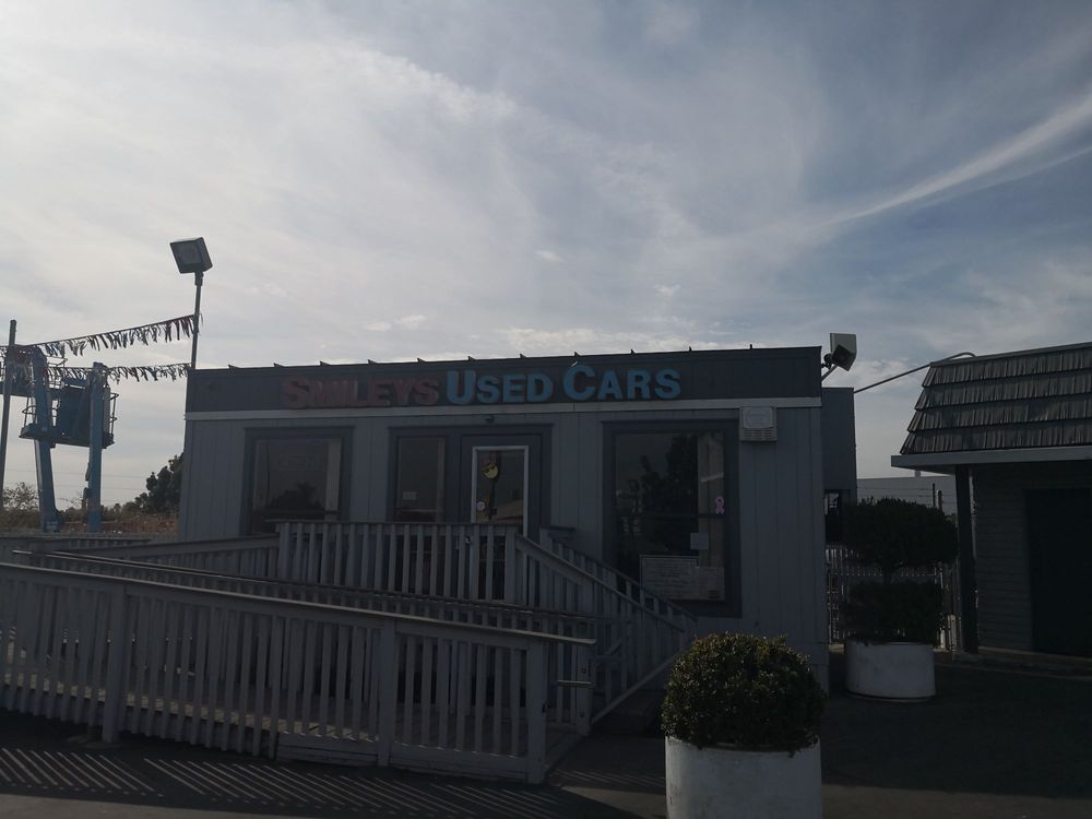 Smiley's Auto Sales & Rentals