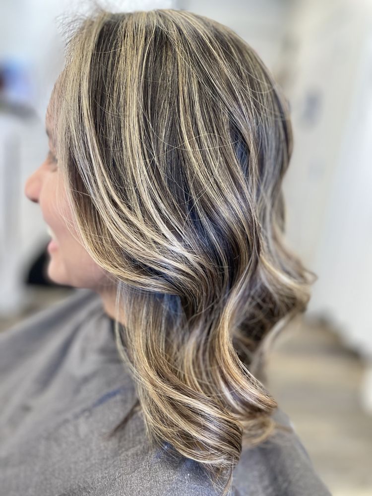 Elegant Salon