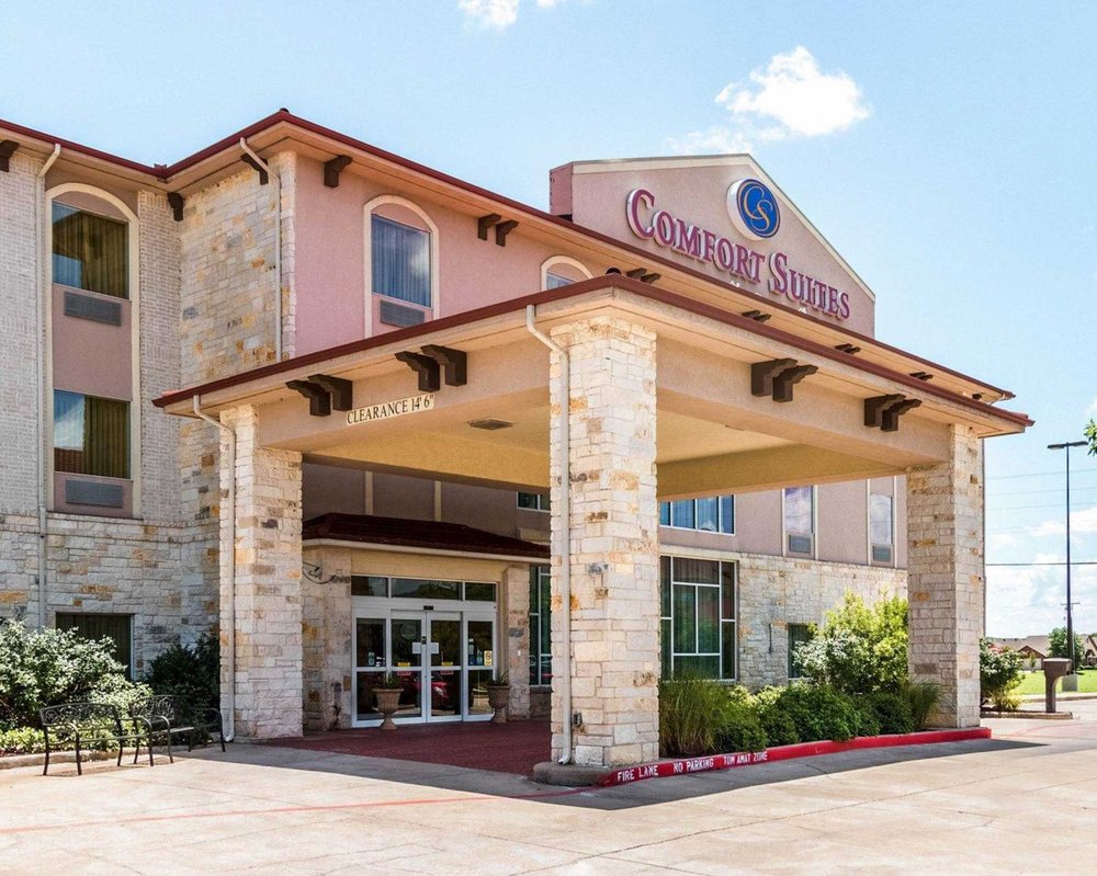 Comfort Suites 16 Photos 10 Reviews Hotels 903 Harbor Lakes Comfort Suites 16 Photos 10 Reviews Hotels 903 Harbor Lakes Drive Granbury Tx Phone Number Yelp