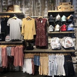 Quiksilver 17 Photos Men S Clothing 5600 Argosy Circle Photo Of Quiksilver Huntington Beach Ca United States